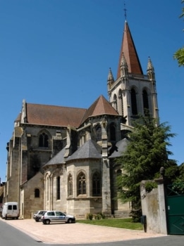 Aigueperse, église, vue générale