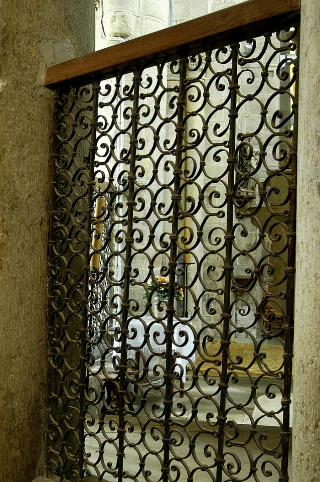 Artonne, église, grilles