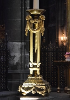 cathédrale de Clermont, chandelier Caffieri