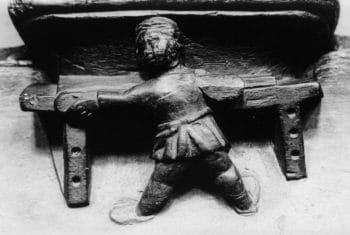 Besse, église, photo Bernard Craplet, miséricorde des stalles du choeur4