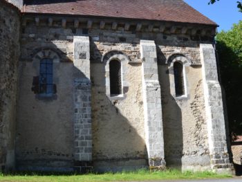 Montfermy, église, contreforts