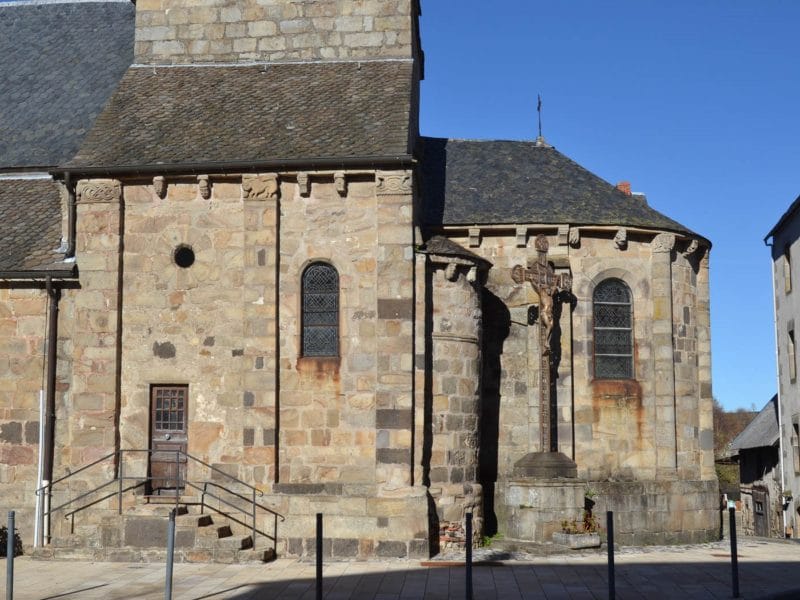 Bourg-Lastic-église-transept