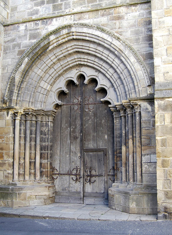 Billom, église Saint-Cerneuf, portail polylobé