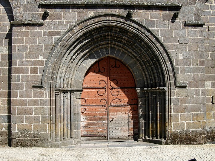 Herment, collégiale Notre-Dame, portail