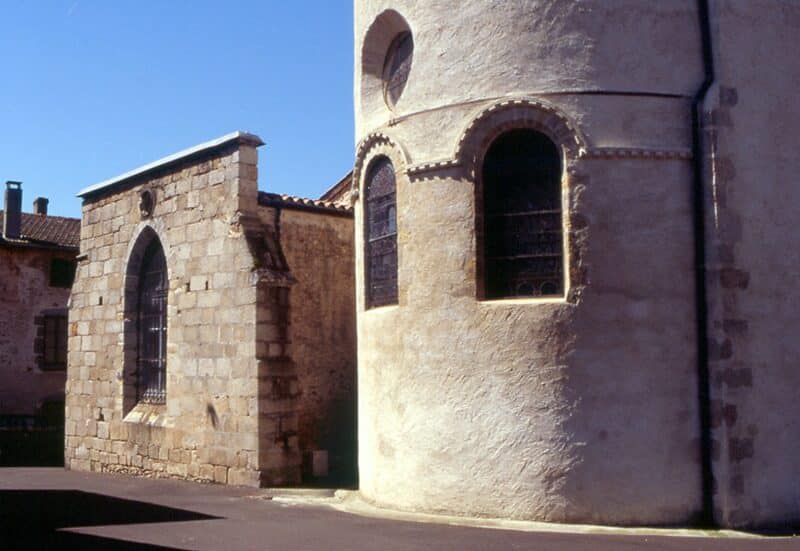 Ris, église Sainte-Croix, chevet