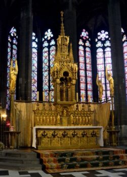 Cathédrale de Clermont-Maître-autel de Viollet-le-Duc