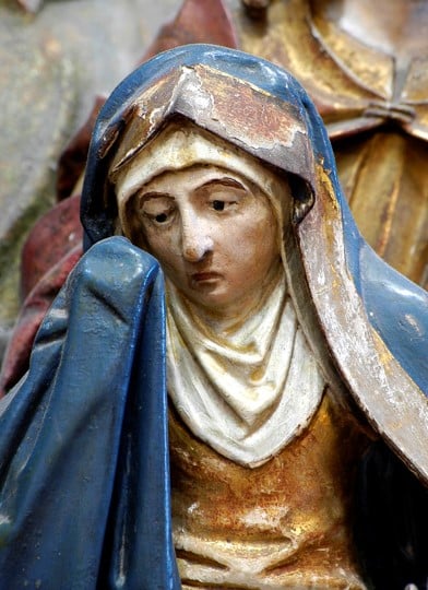 Eglise Notre-Dame d'Aigueperse, fragment de retable sculpté, Marie