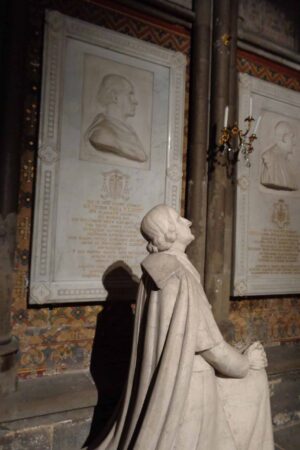 Statue de Massillon commandée à Mabru par Mgr Piguet