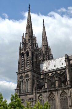 Cathédrale de Clermont, flèches de Viollet-le-Duc