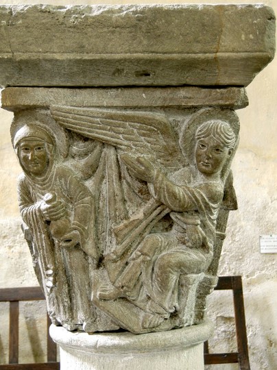 Abbaye de Mozac, chapiteau de la Résurrection : apparition de l'ange