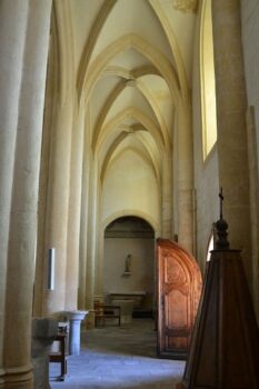 Abbaye Saint-Sébastien de Manglieu, Bas-côté