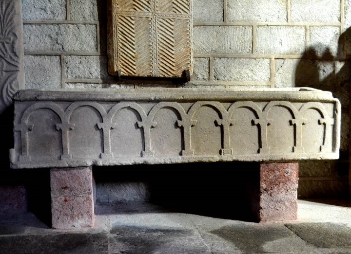 église Saint-Sébastien de Manglieu,sarcophage