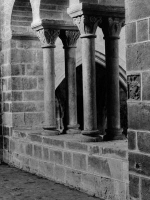 Abbaye Saint-Sébastien de Manglieu, tribune, photo Bernard Craplet