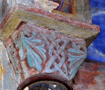 Maringues, église Notre-Dame, chapiteau feuillage