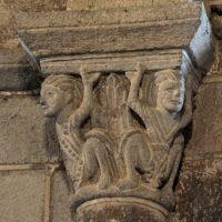 Saint-Dier, église, chapiteau, atlantes