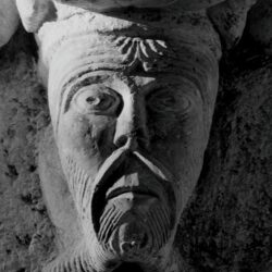 Saint-Hilaire-la-Croix, église, culot 2, photo Craplet