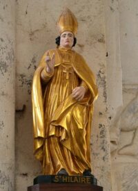 Saint-Hilaire-la-Croix, statue de saint Hilaire