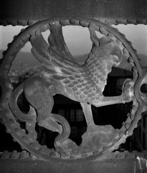 Cathédrale de Clermont, balustrade biface portail nord