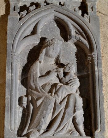 Montel-de-Gelat, église, bas-relief Vierge