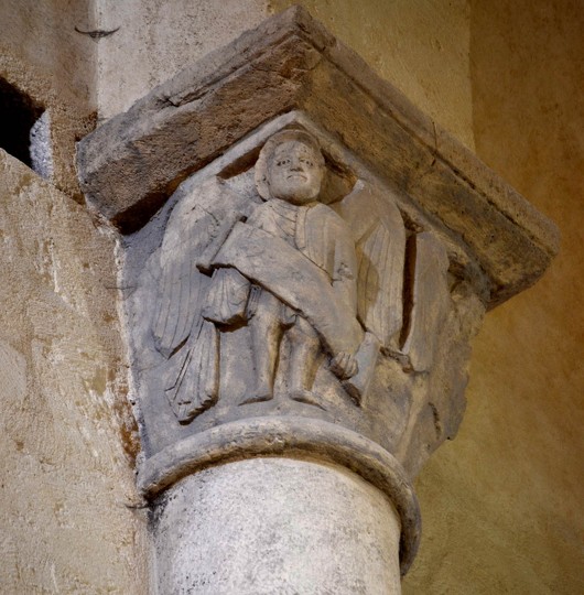 Cournon, église Saint-Martin, chapiteau 6 Cournon, église Saint-Martin, chapiteau